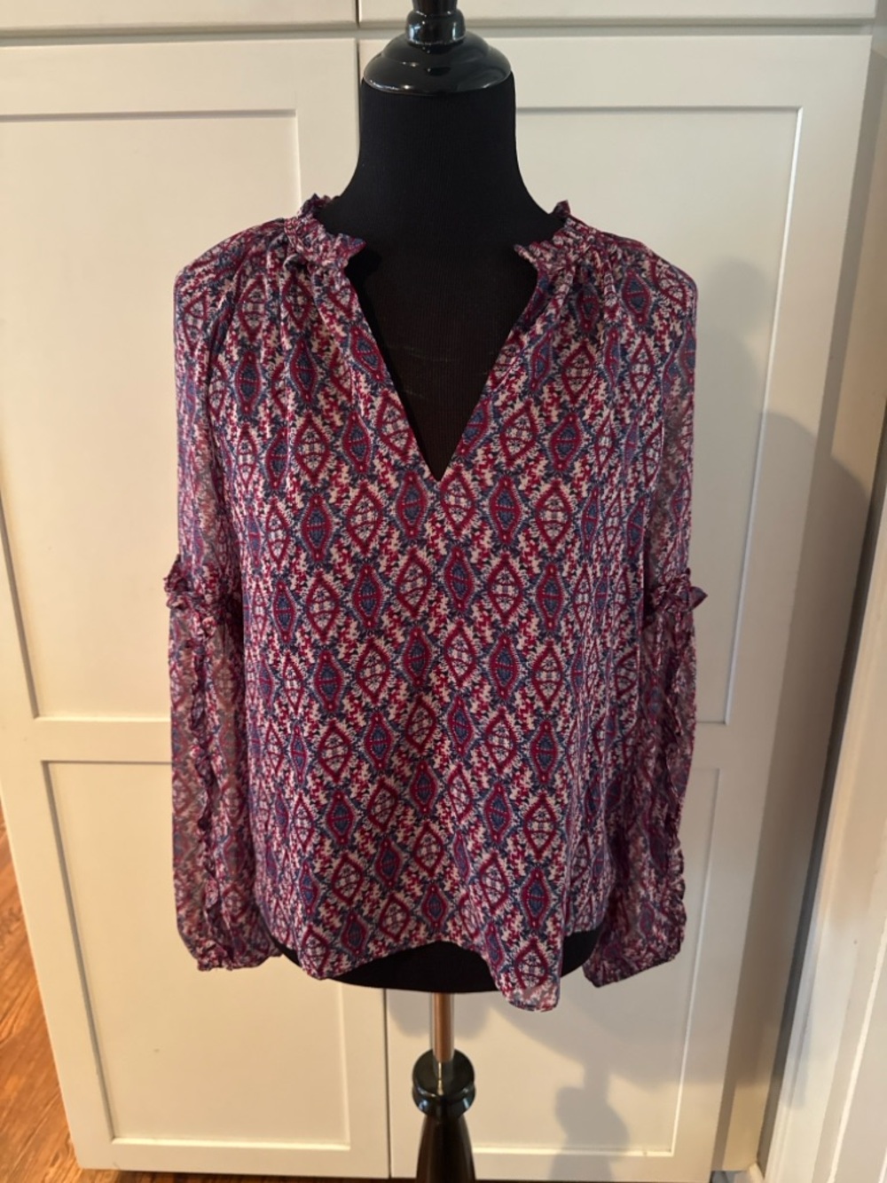 Printed Long-Sleeve V-Neck Women’s Top in Purple and Pink